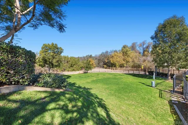 $399,999 | 5094 Via Manos, Unit E, Oceanside, CA 92057