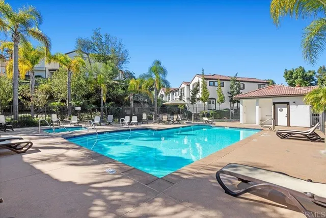 $399,999 | 5094 Via Manos, Unit E, Oceanside, CA 92057