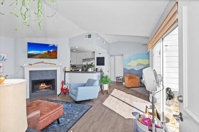 $399,999 | 5094 Via Manos, Unit E, Oceanside, CA 92057