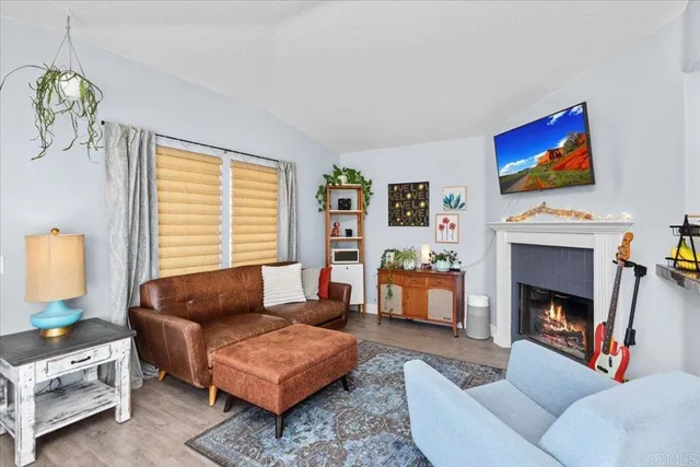 $399,999 | 5094 Via Manos, Unit E, Oceanside, CA 92057