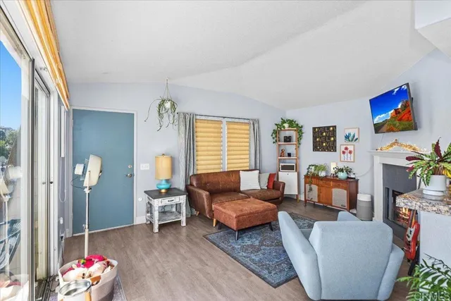 $399,999 | 5094 Via Manos, Unit E, Oceanside, CA 92057