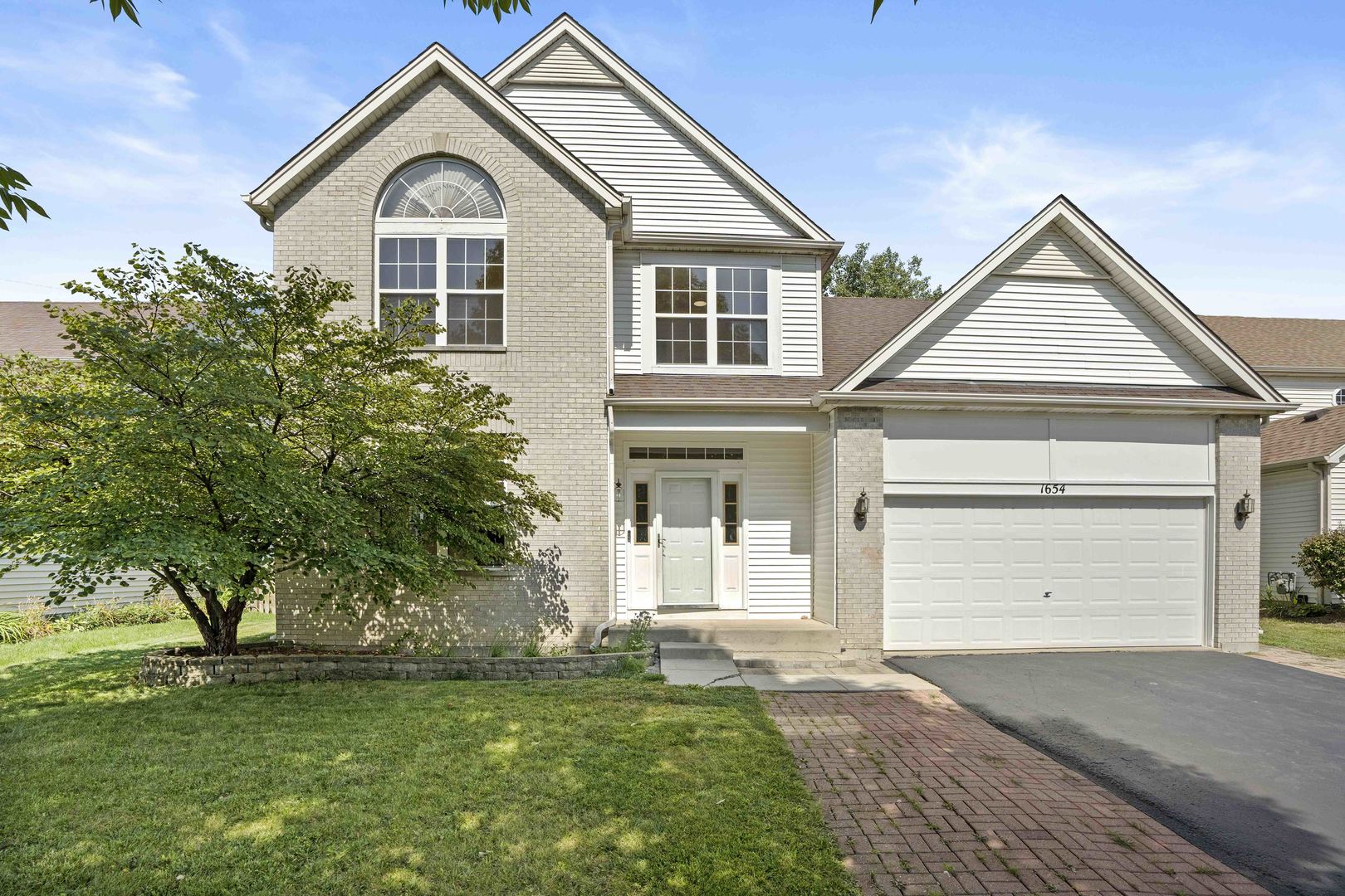 1654 Rose Lane Romeoville, IL 60446 - Photo 1 of 38 Gallery Image 1