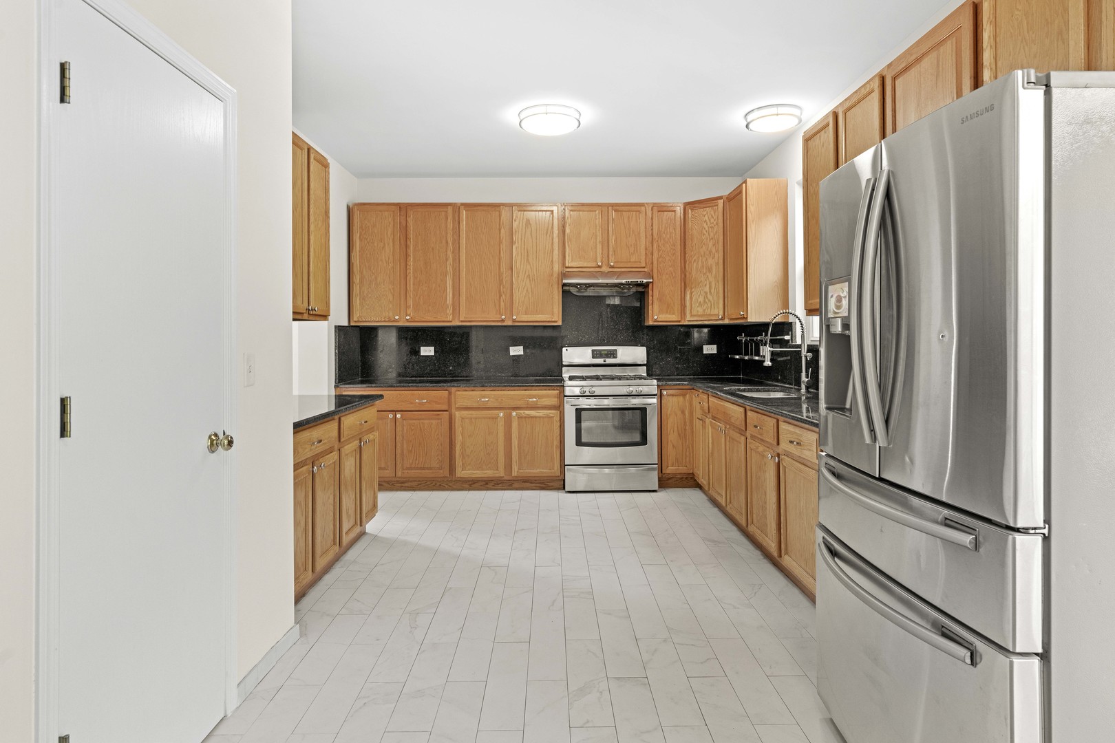 1654 Rose Lane Romeoville, IL 60446 - Photo 6 of 38 Gallery Image 6