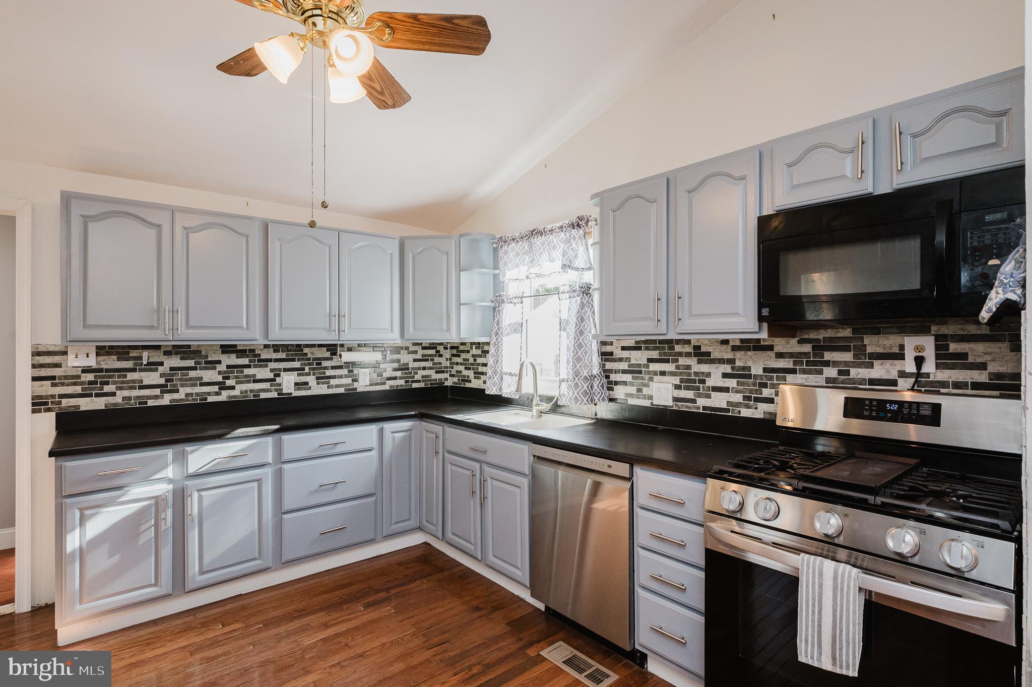 3010 Baybriar Road Baltimore, MD 21222 - Photo 11 of 47