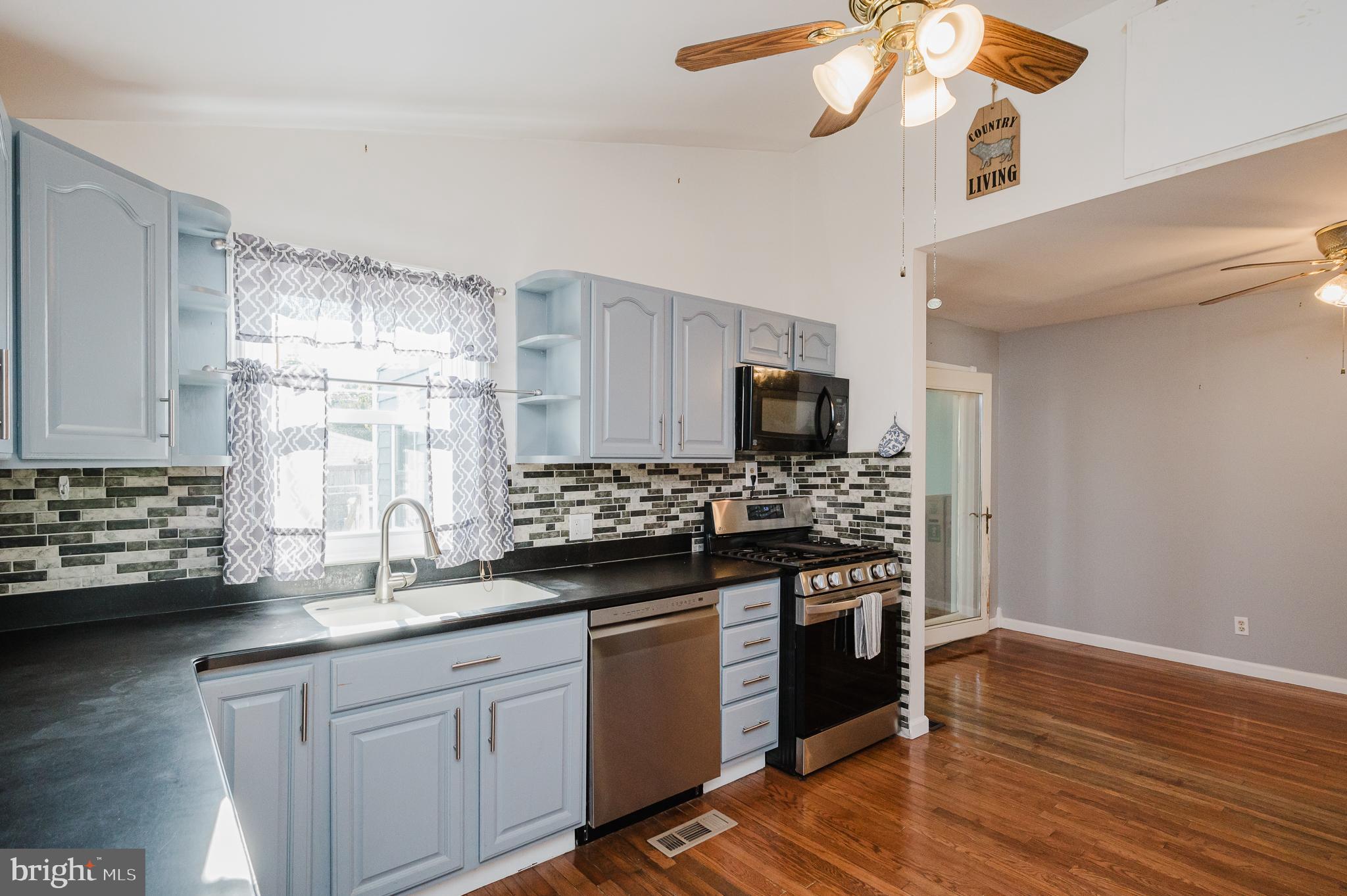 3010 Baybriar Road Baltimore, MD 21222 - Photo 14 of 47