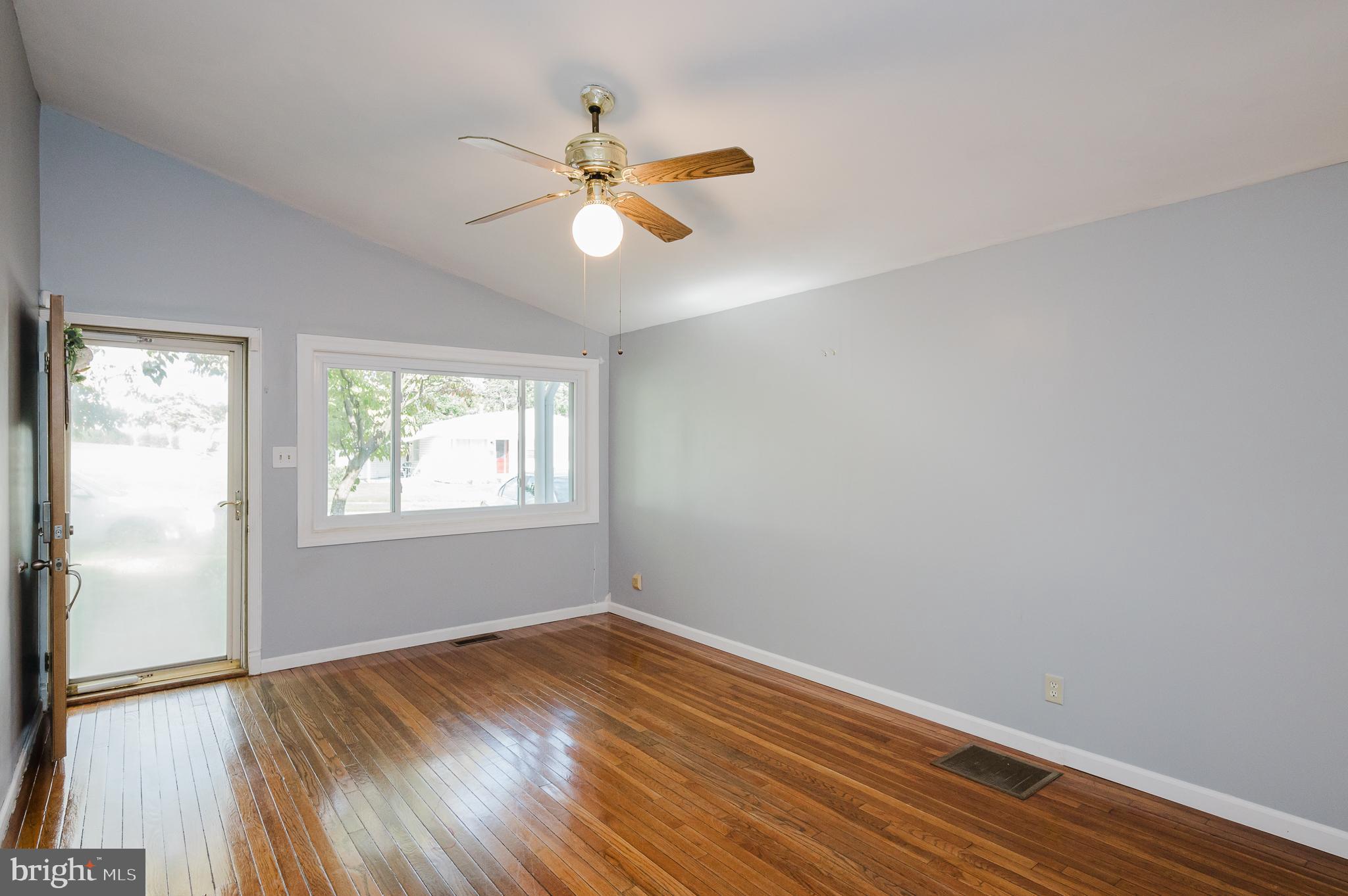 3010 Baybriar Road Baltimore, MD 21222 - Photo 3 of 47