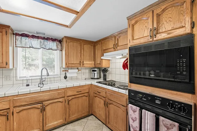 $429,000 | 238 South Fairbanks Avenue, Sanger, CA 93657