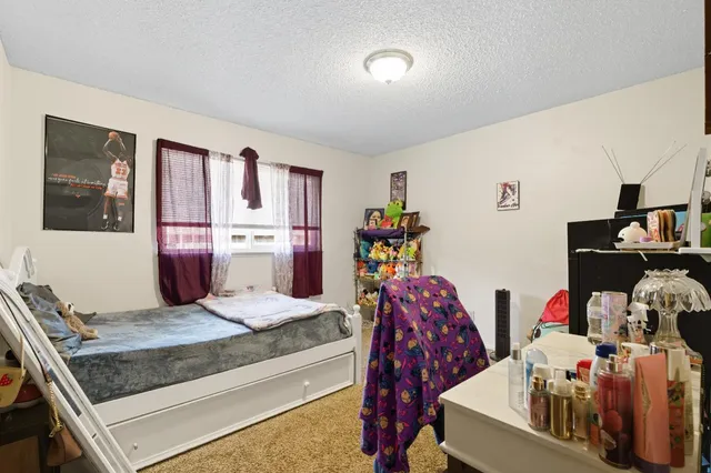 $429,000 | 238 South Fairbanks Avenue, Sanger, CA 93657