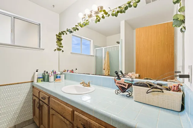 $429,000 | 238 South Fairbanks Avenue, Sanger, CA 93657