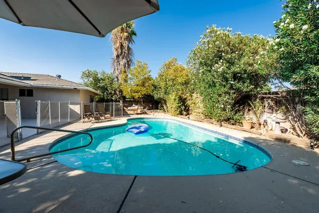 $429,000 | 238 South Fairbanks Avenue, Sanger, CA 93657