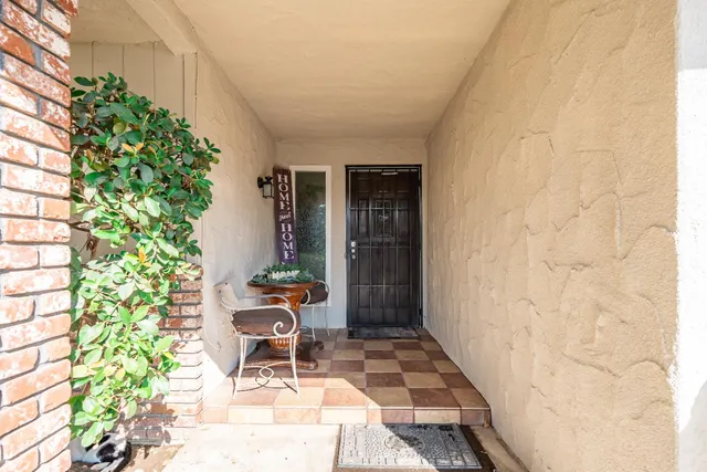 $429,000 | 238 South Fairbanks Avenue, Sanger, CA 93657