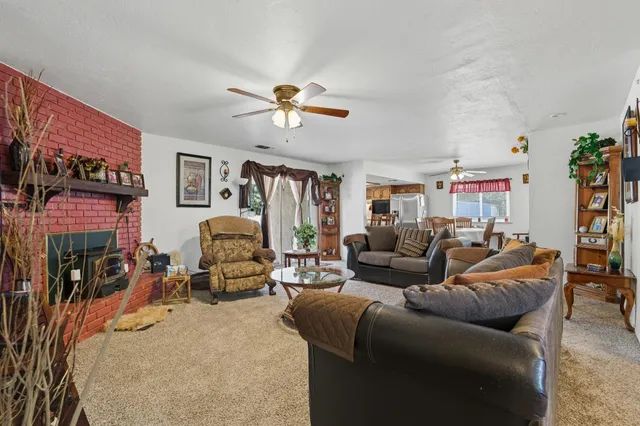 $429,000 | 238 South Fairbanks Avenue, Sanger, CA 93657