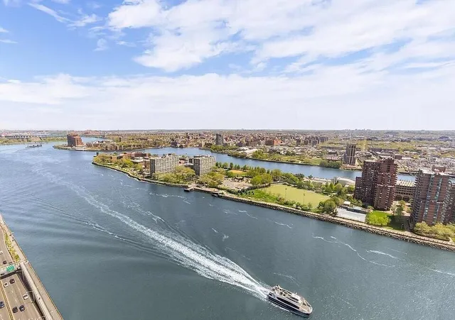 $5,100,000 | 530 East 76th Street, Unit PH35H36H | Lenox Hill