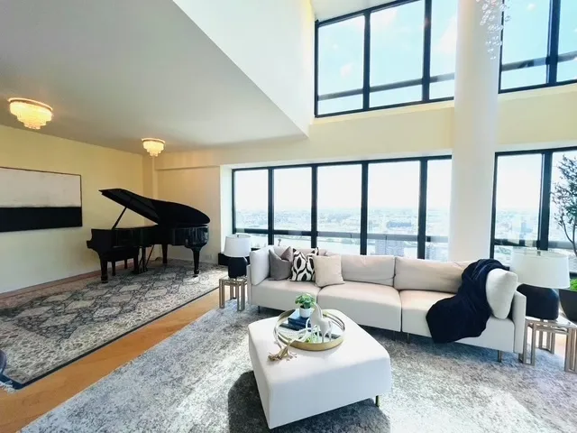 $5,100,000 | 530 East 76th Street, Unit PH35H36H | Lenox Hill