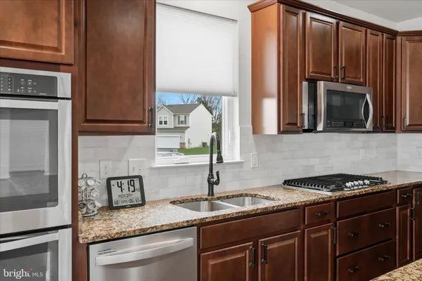 $549,900 | 121 Hayvenhurst Court, Stephens City, VA 22655