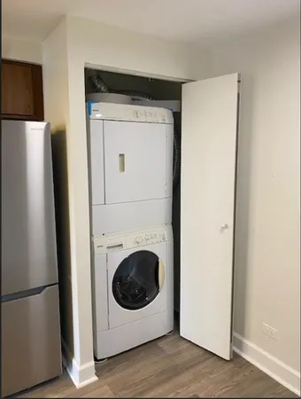 $2,100 | 6340 Americana Drive, Unit 903, Willowbrook, IL 60527