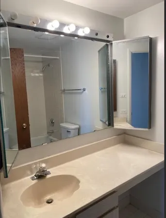 $2,100 | 6340 Americana Drive, Unit 903, Willowbrook, IL 60527