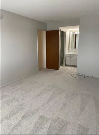 $2,100 | 6340 Americana Drive, Unit 903, Willowbrook, IL 60527