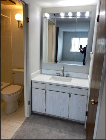 $2,100 | 6340 Americana Drive, Unit 903, Willowbrook, IL 60527