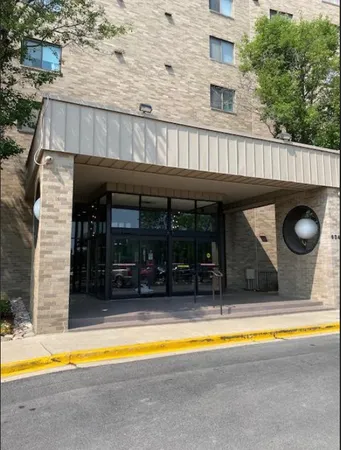 $2,100 | 6340 Americana Drive, Unit 903, Willowbrook, IL 60527