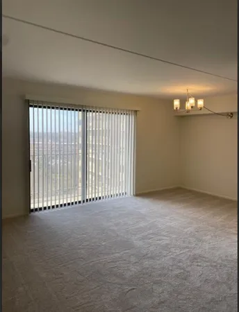 $2,100 | 6340 Americana Drive, Unit 903, Willowbrook, IL 60527