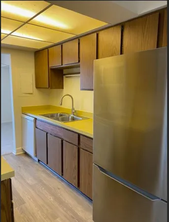 $2,100 | 6340 Americana Drive, Unit 903, Willowbrook, IL 60527