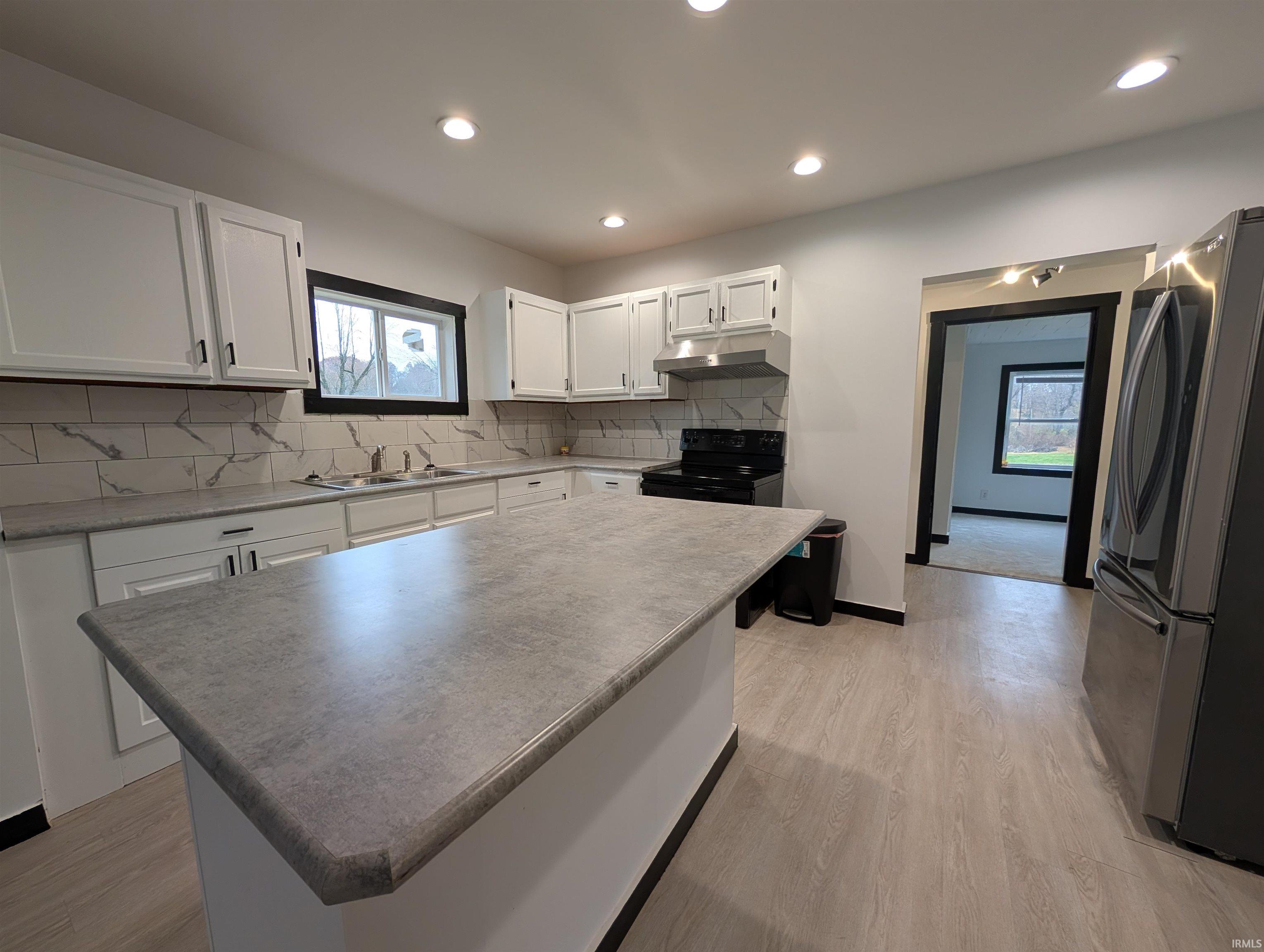 7625 North St Road Bicknell, IN 47512 - Photo 2 of 10