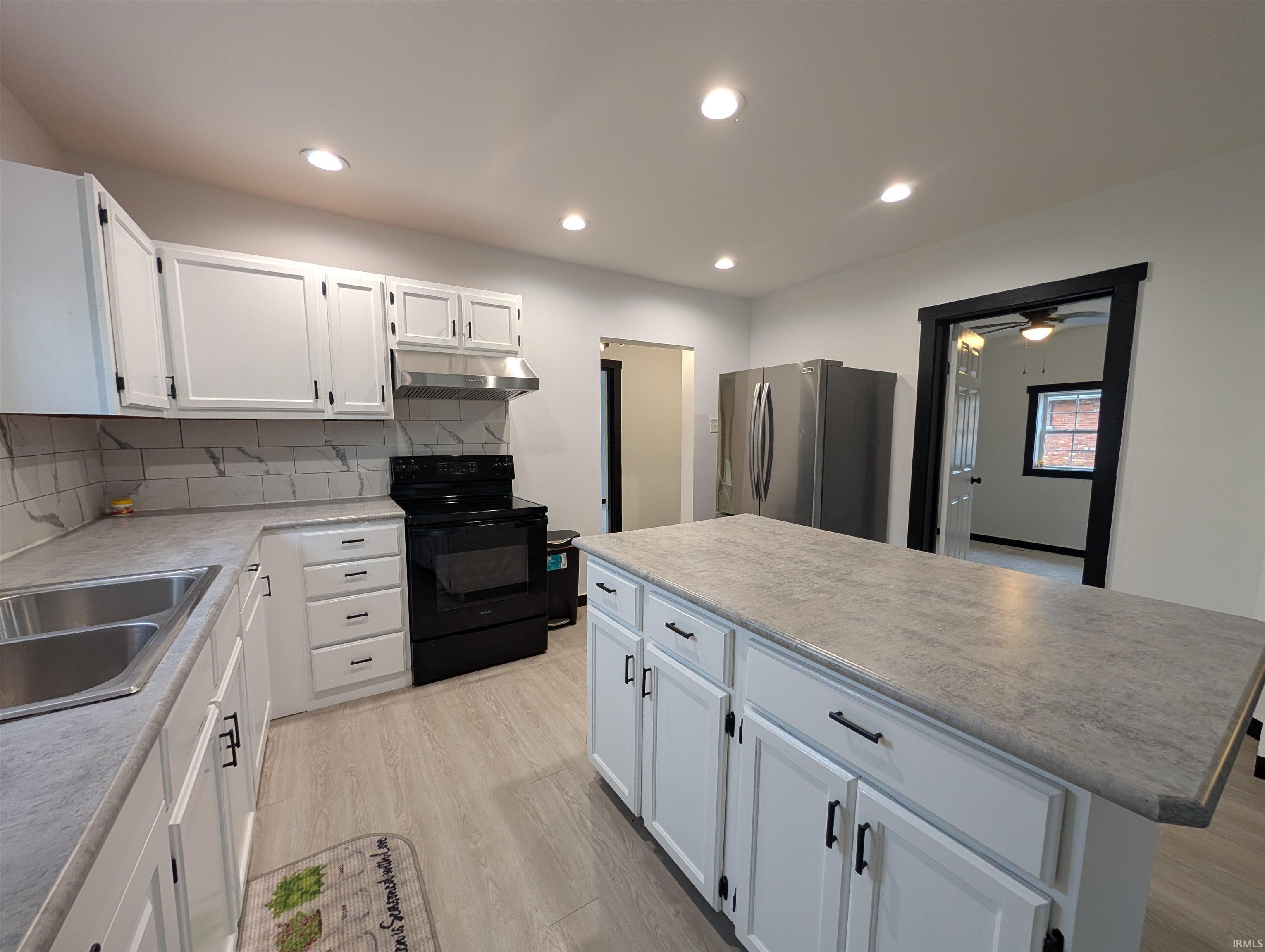 7625 North St Road Bicknell, IN 47512 - Photo 4 of 10