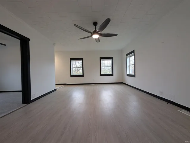 $154,900 | 7625 North St Road, Bicknell, IN 47512