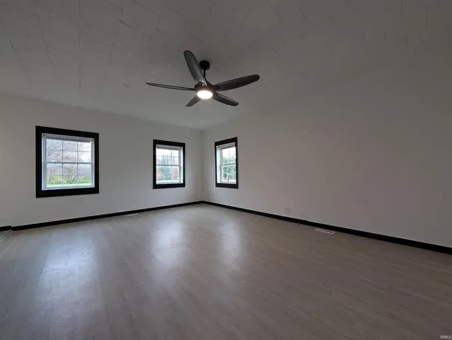$154,900 | 7625 North St Road, Bicknell, IN 47512
