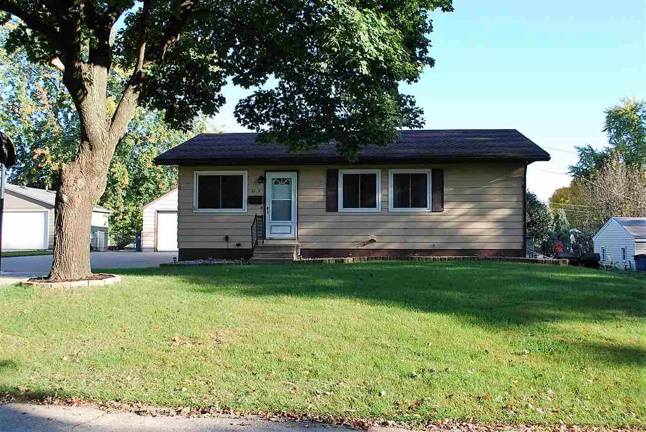 5210 Kesler Road Northwest Cedar Rapids, IA 52405 - Photo 1 of 19 Gallery Image 1