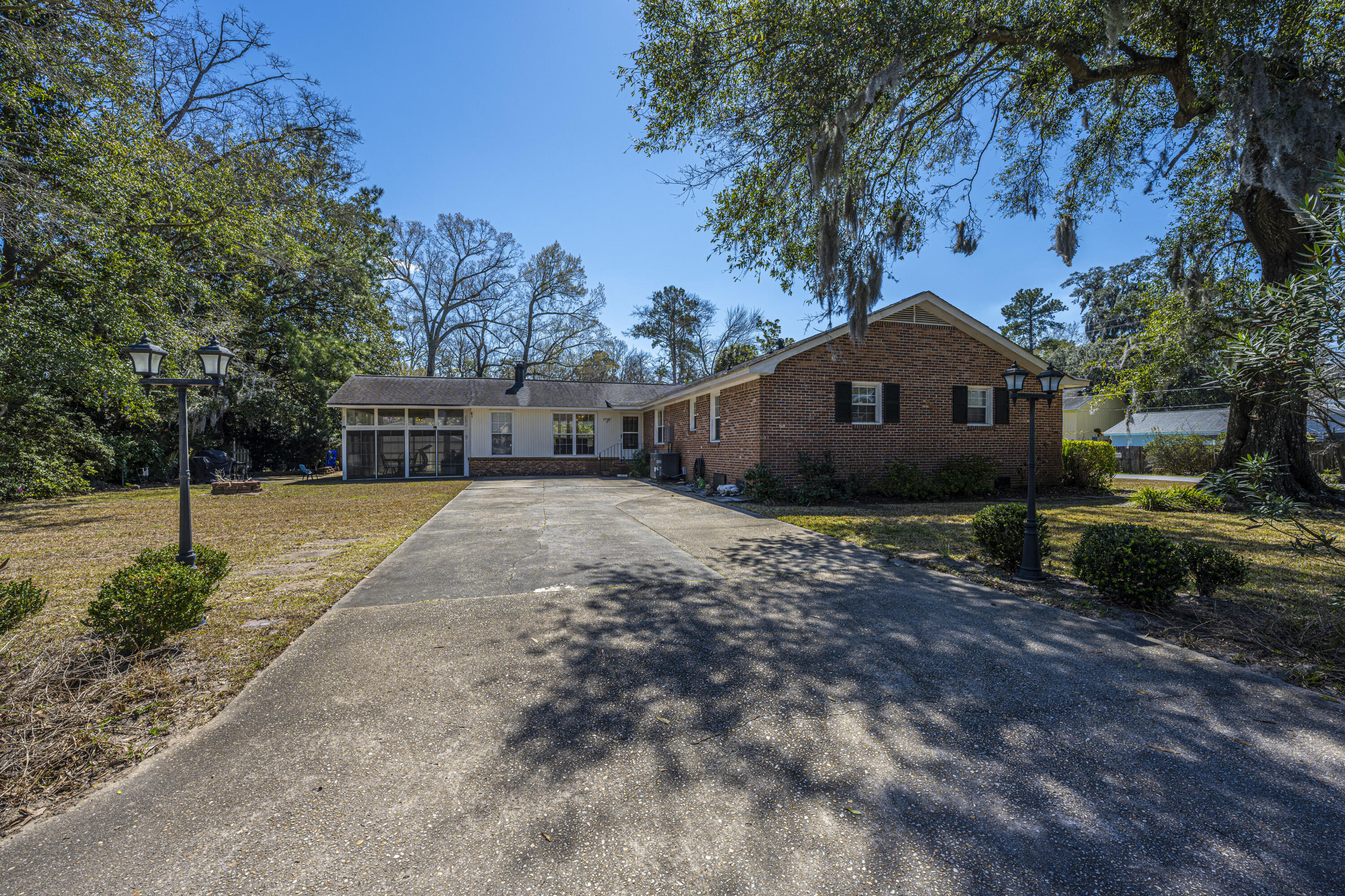 1288 Orange Branch Road Charleston, SC 29407 - Photo 11 of 44 Driveway