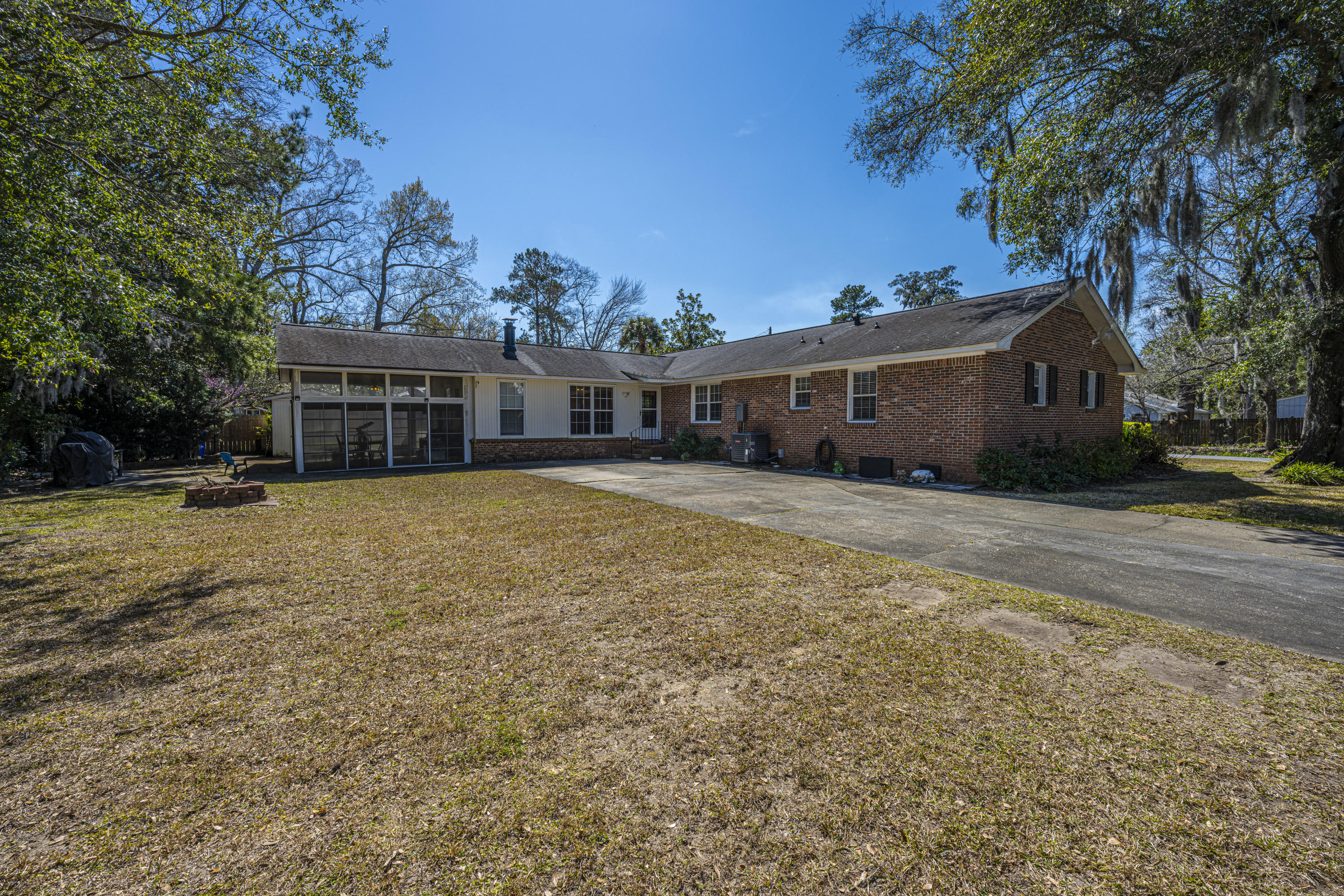 1288 Orange Branch Road Charleston, SC 29407 - Photo 12 of 44 Driveway