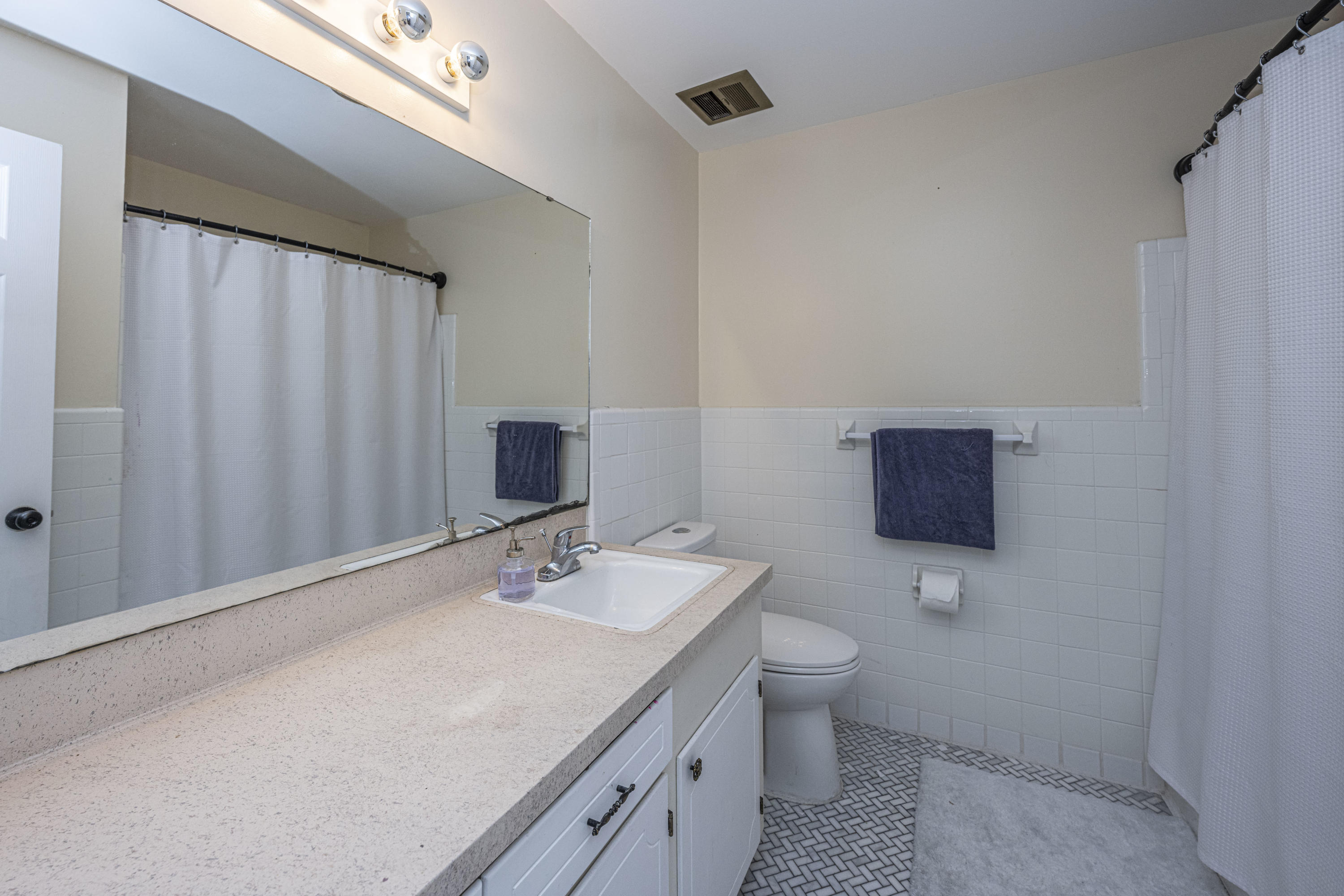 1288 Orange Branch Road Charleston, SC 29407 - Photo 19 of 44 Hallway Bathroom