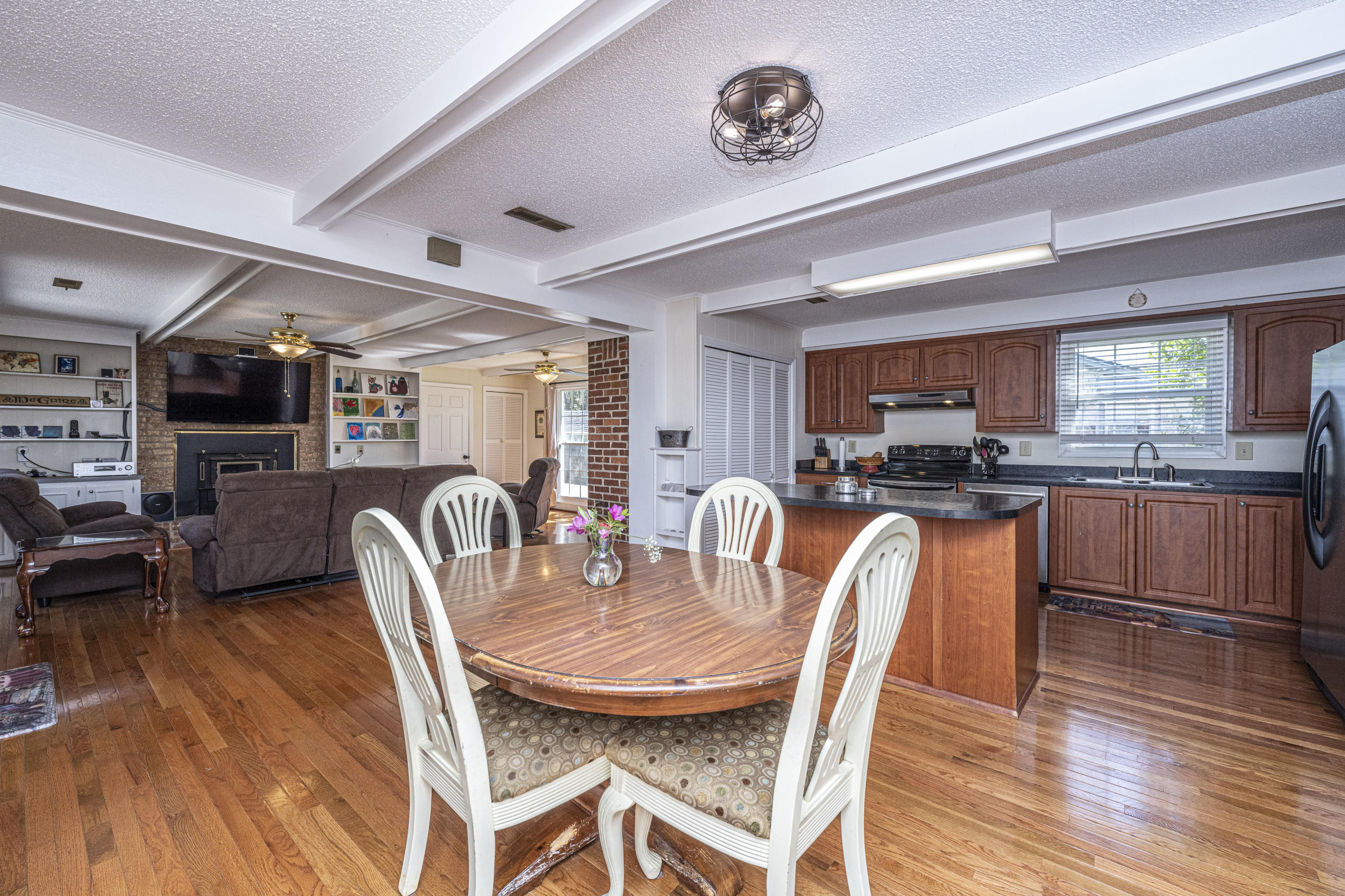 1288 Orange Branch Road Charleston, SC 29407 - Photo 32 of 44 Eat-in Kitchen