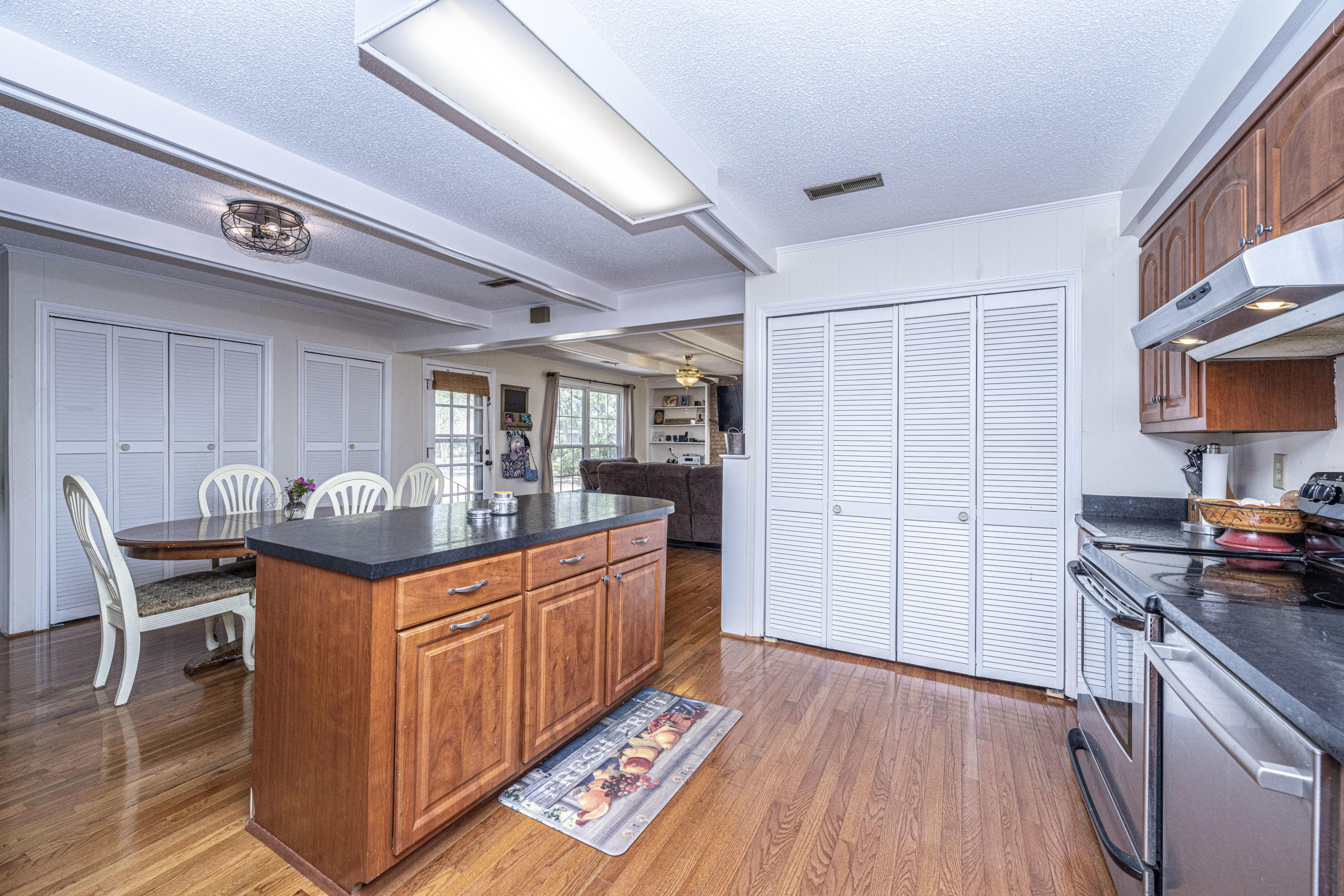 1288 Orange Branch Road Charleston, SC 29407 - Photo 37 of 44 Kitchen