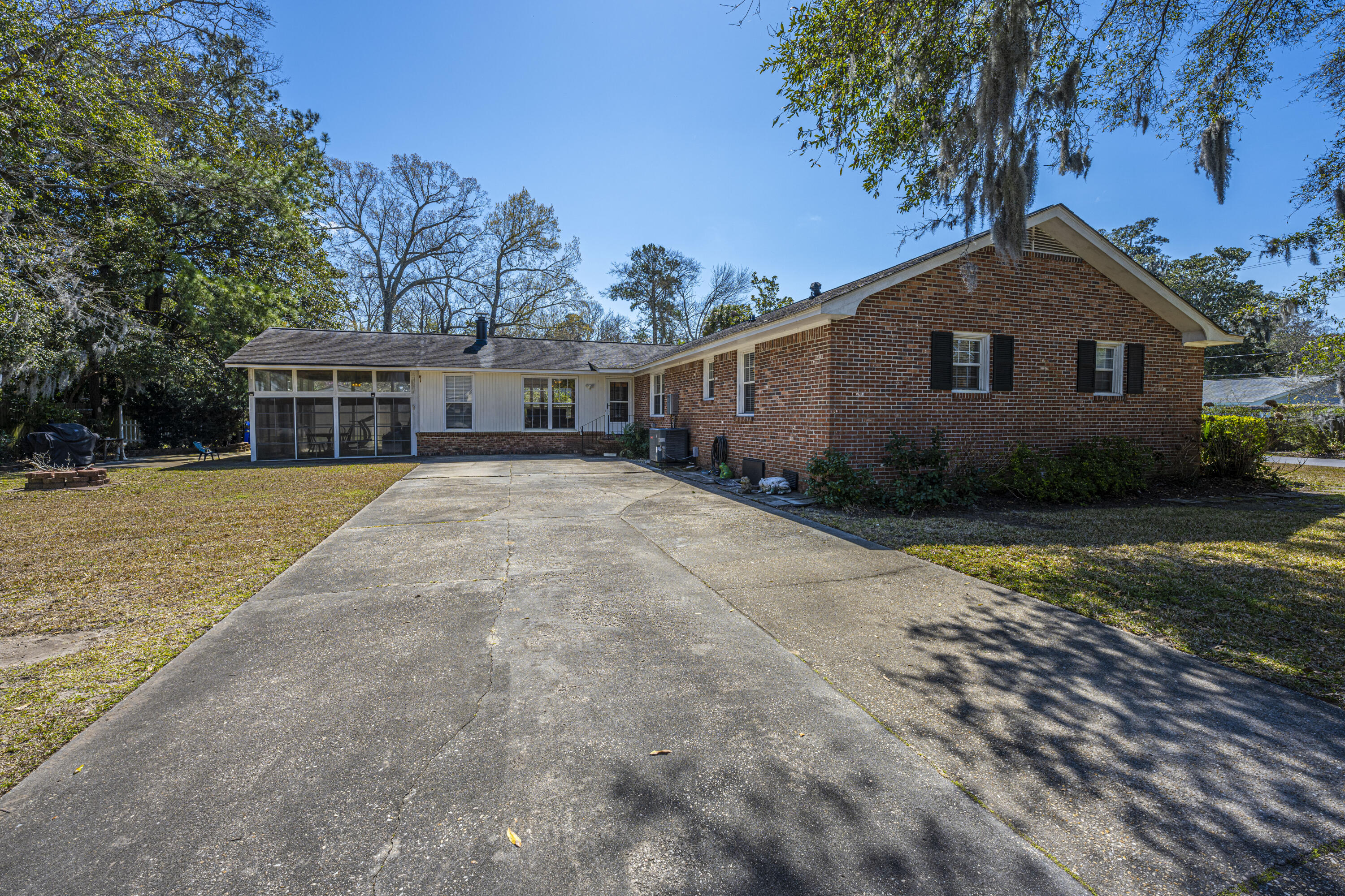 1288 Orange Branch Road Charleston, SC 29407 - Photo 10 of 44 Driveway