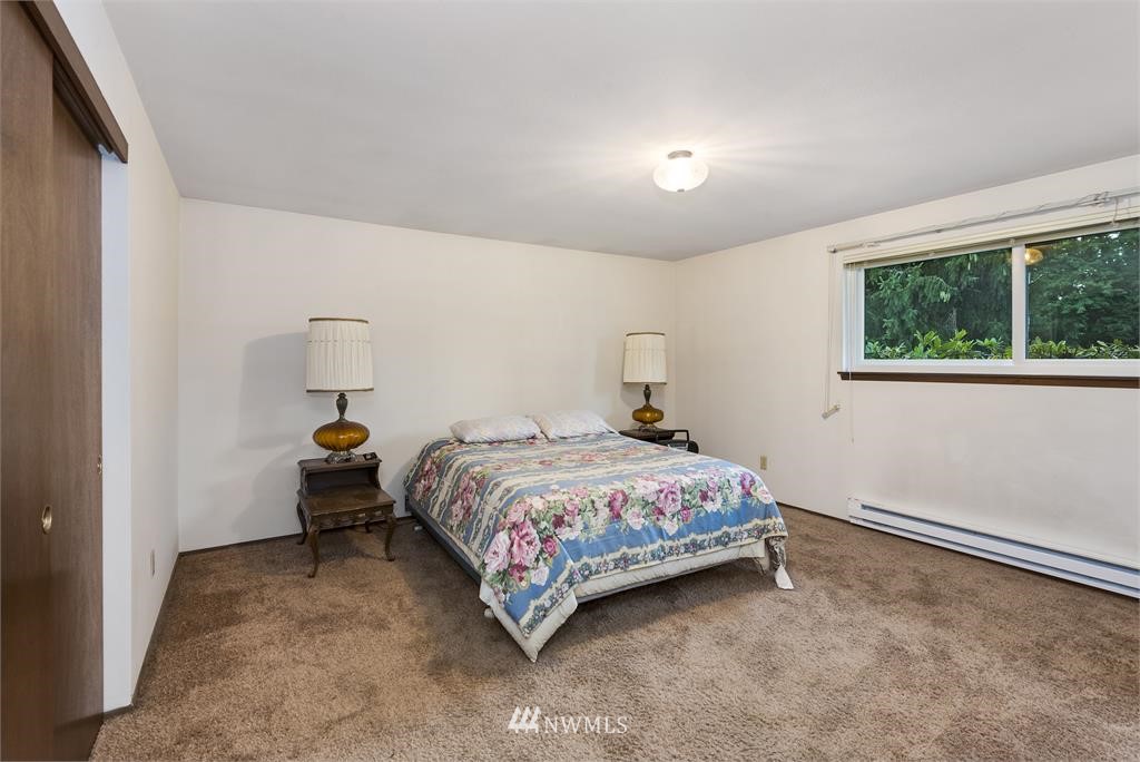 4040 Dyes Inlet Road Northwest Bremerton, WA 98312 - Photo 11 of 21 Gallery Image 11