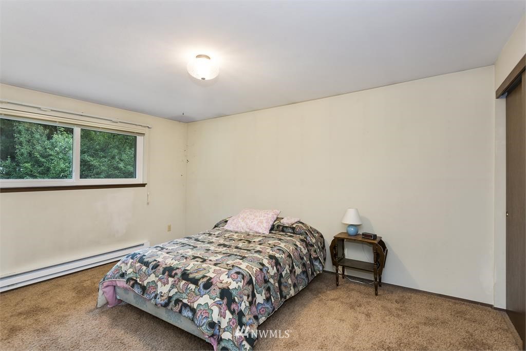 4040 Dyes Inlet Road Northwest Bremerton, WA 98312 - Photo 14 of 21 Gallery Image 14