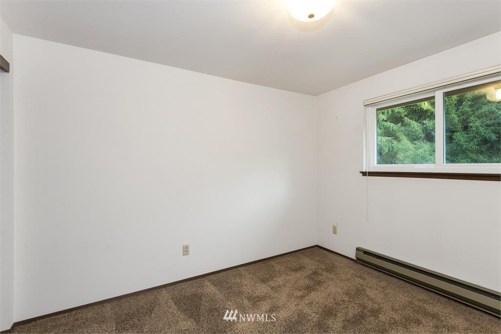 4040 Dyes Inlet Road Northwest Bremerton, WA 98312 - Photo 15 of 21 Gallery Image 15