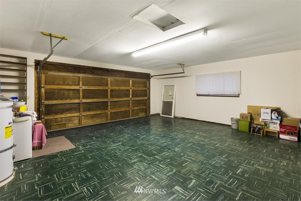 4040 Dyes Inlet Road Northwest Bremerton, WA 98312 - Photo 5 of 21 Gallery Image 5