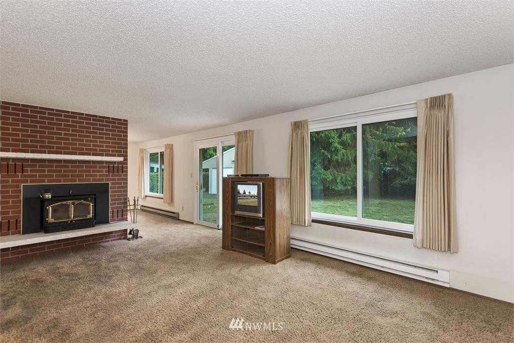 4040 Dyes Inlet Road Northwest Bremerton, WA 98312 - Photo 7 of 21 Gallery Image 7