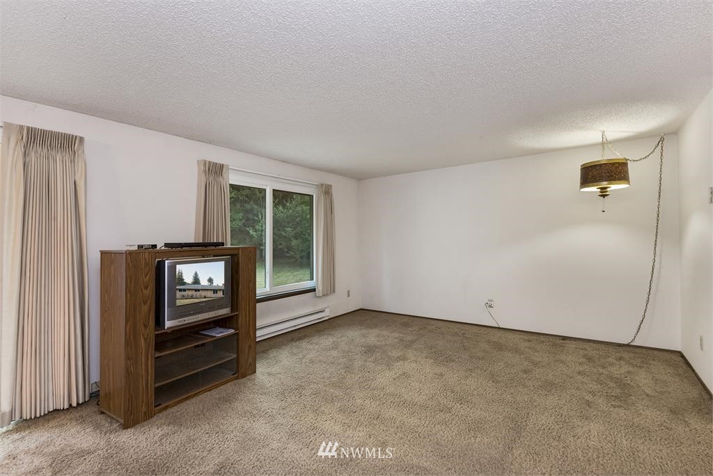 4040 Dyes Inlet Road Northwest Bremerton, WA 98312 - Photo 8 of 21 Gallery Image 8