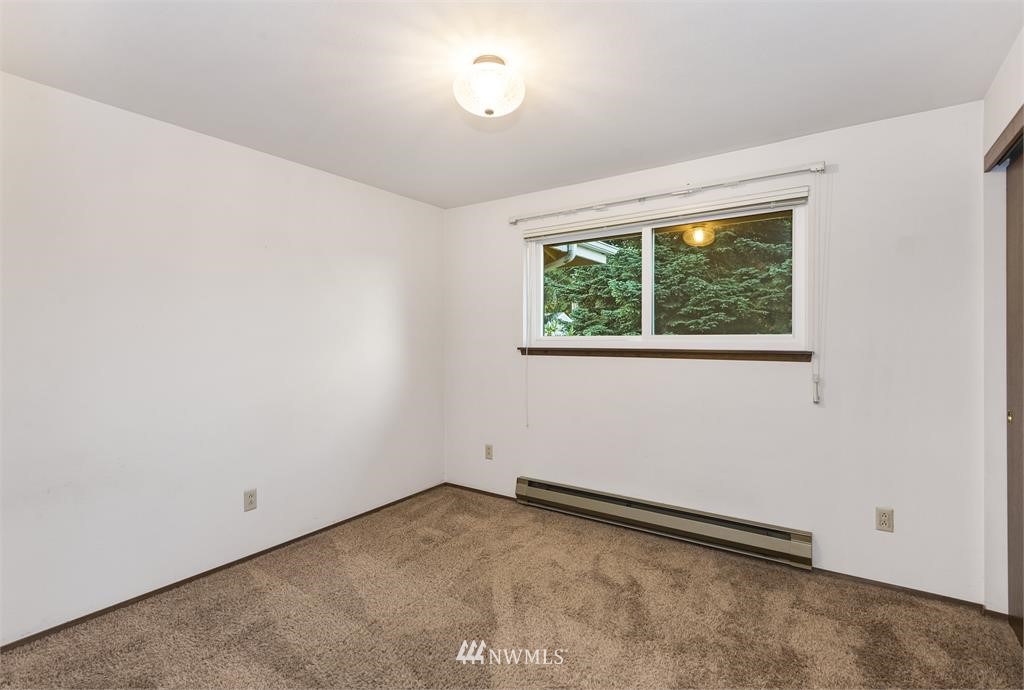 4040 Dyes Inlet Road Northwest Bremerton, WA 98312 - Photo 9 of 21 Gallery Image 9