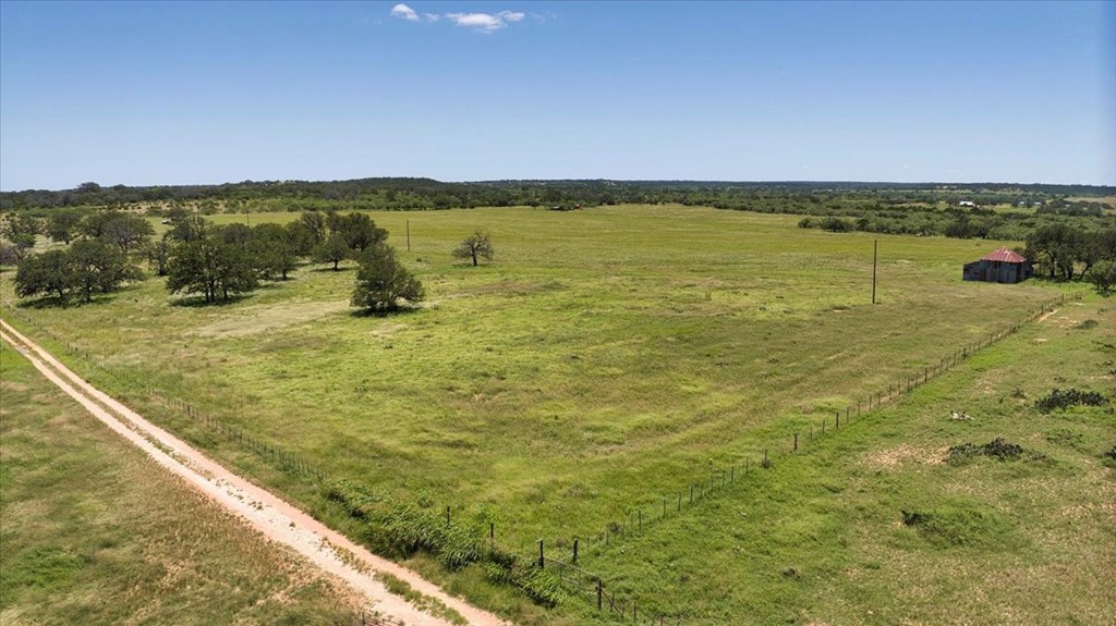 362 Jacoby Lane Hext, TX 76848 - Photo 33 of 36 a view of an ocean from a balcony