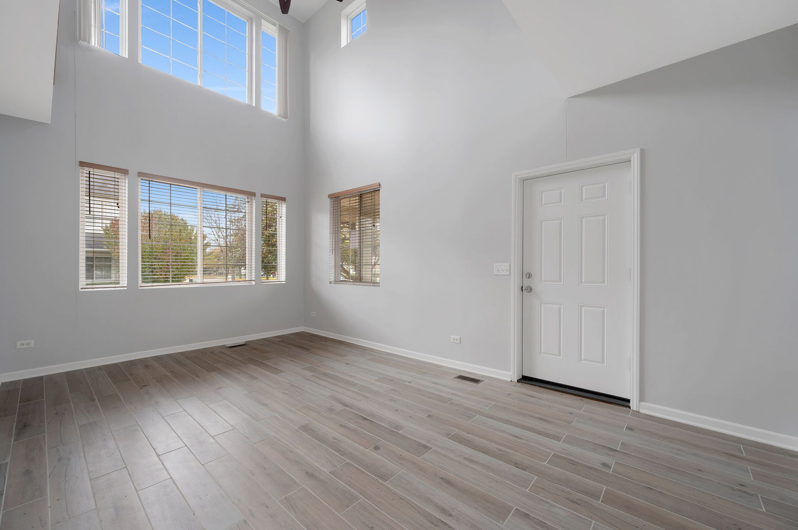 1531 Azalea Circle Romeoville, IL 60446 - Photo 3 of 15 Gallery Image 3