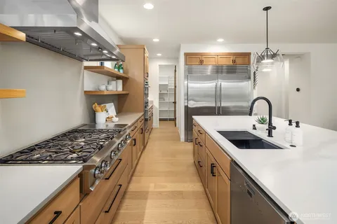 $2,995,000 | 20300 166th Avenue Northeast, Woodinville, WA 98072