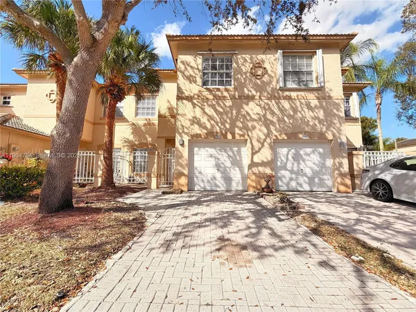 $3,400 | 792 Northwest 170th Terrace, Unit 792, Pembroke Pines, FL 33028