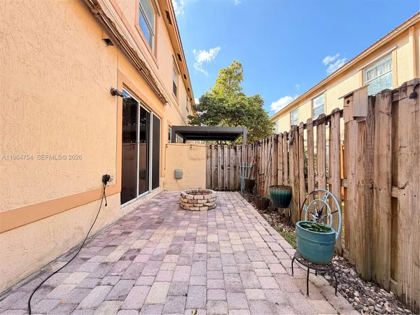 $3,400 | 792 Northwest 170th Terrace, Unit 792, Pembroke Pines, FL 33028