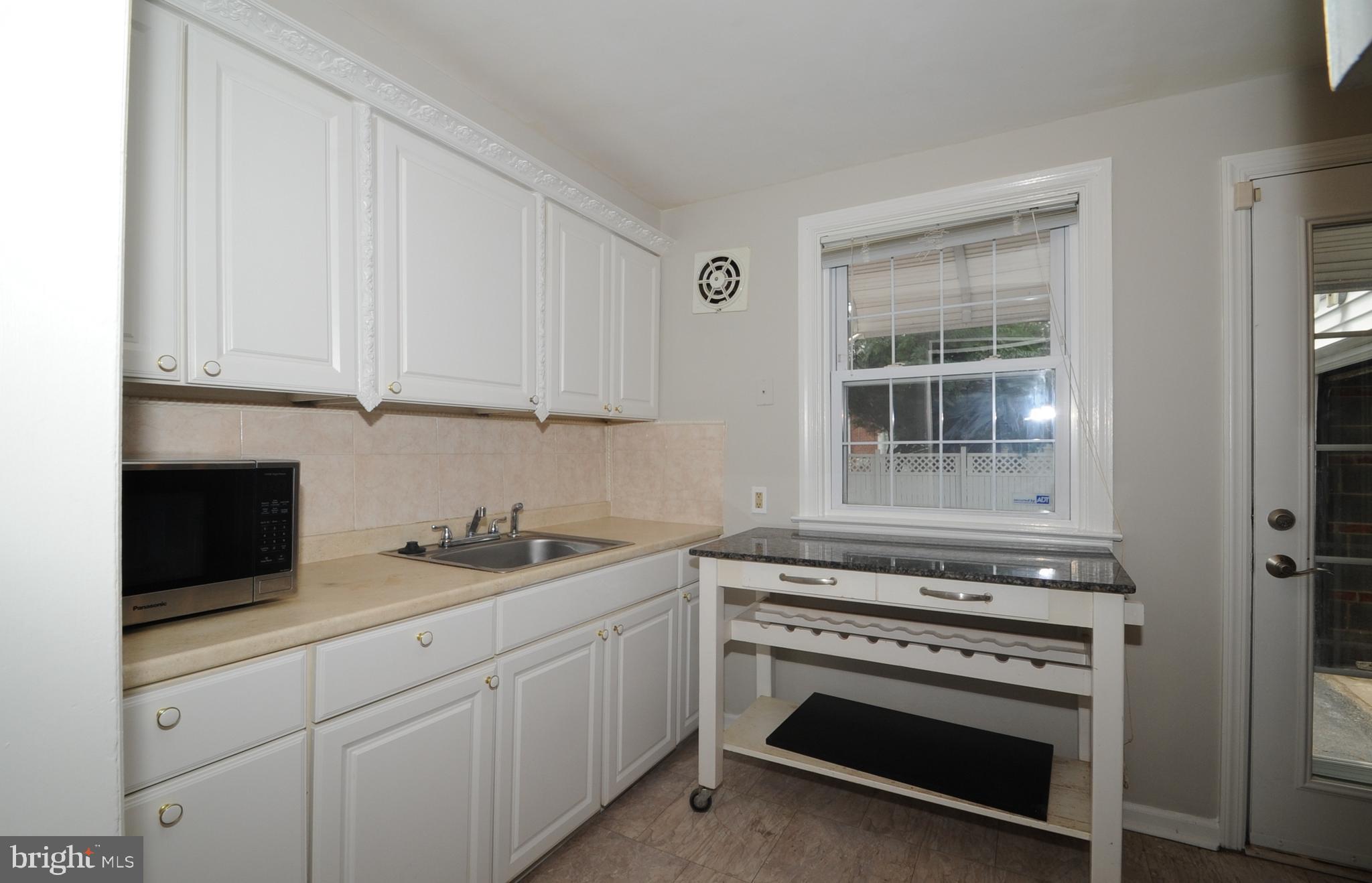 214 Earlington Road Havertown, PA 19083 - Photo 15 of 34 Kitchen